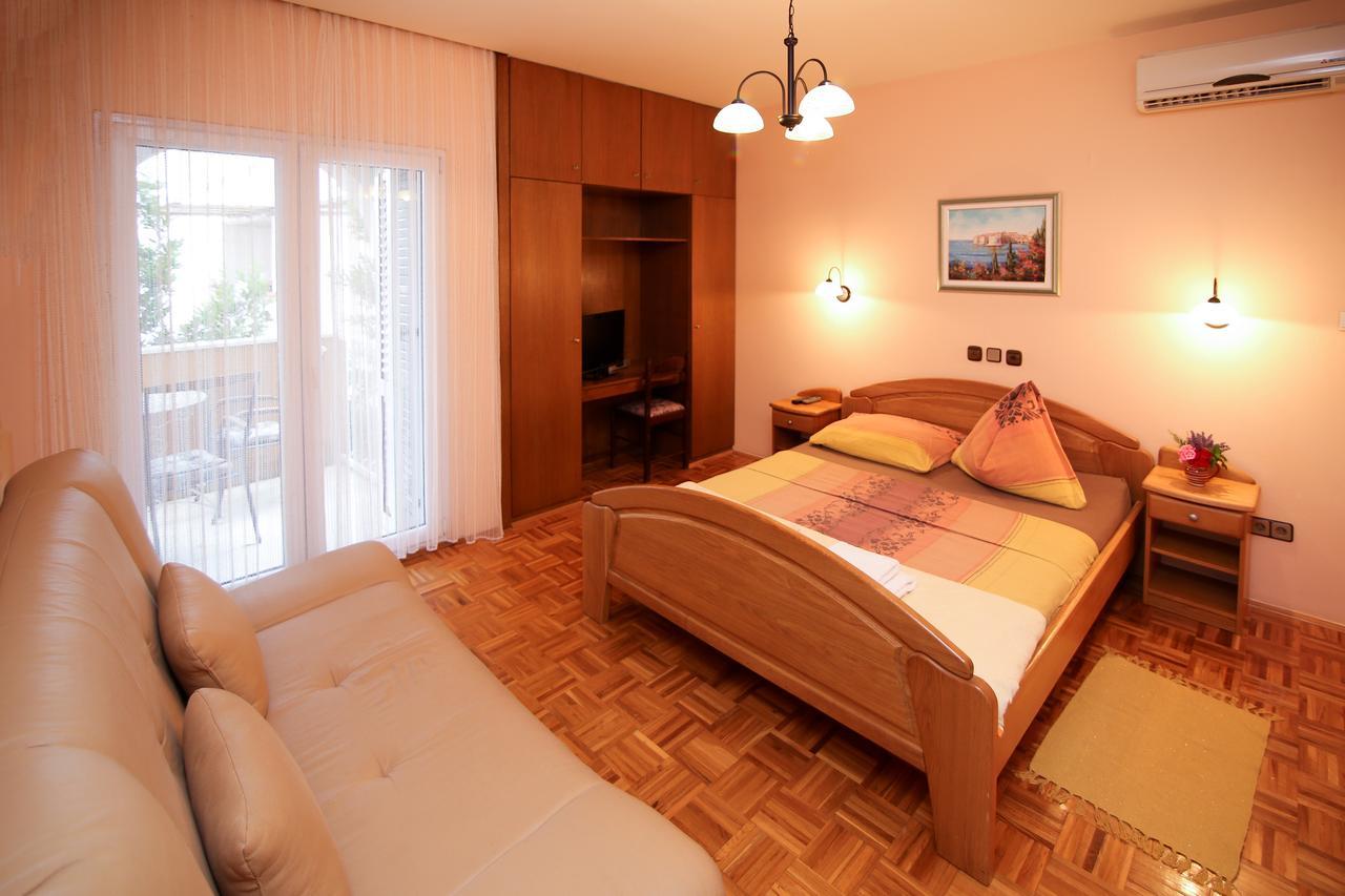 Pansion Adria Hotel Sveti Filip i Jakov Exterior photo